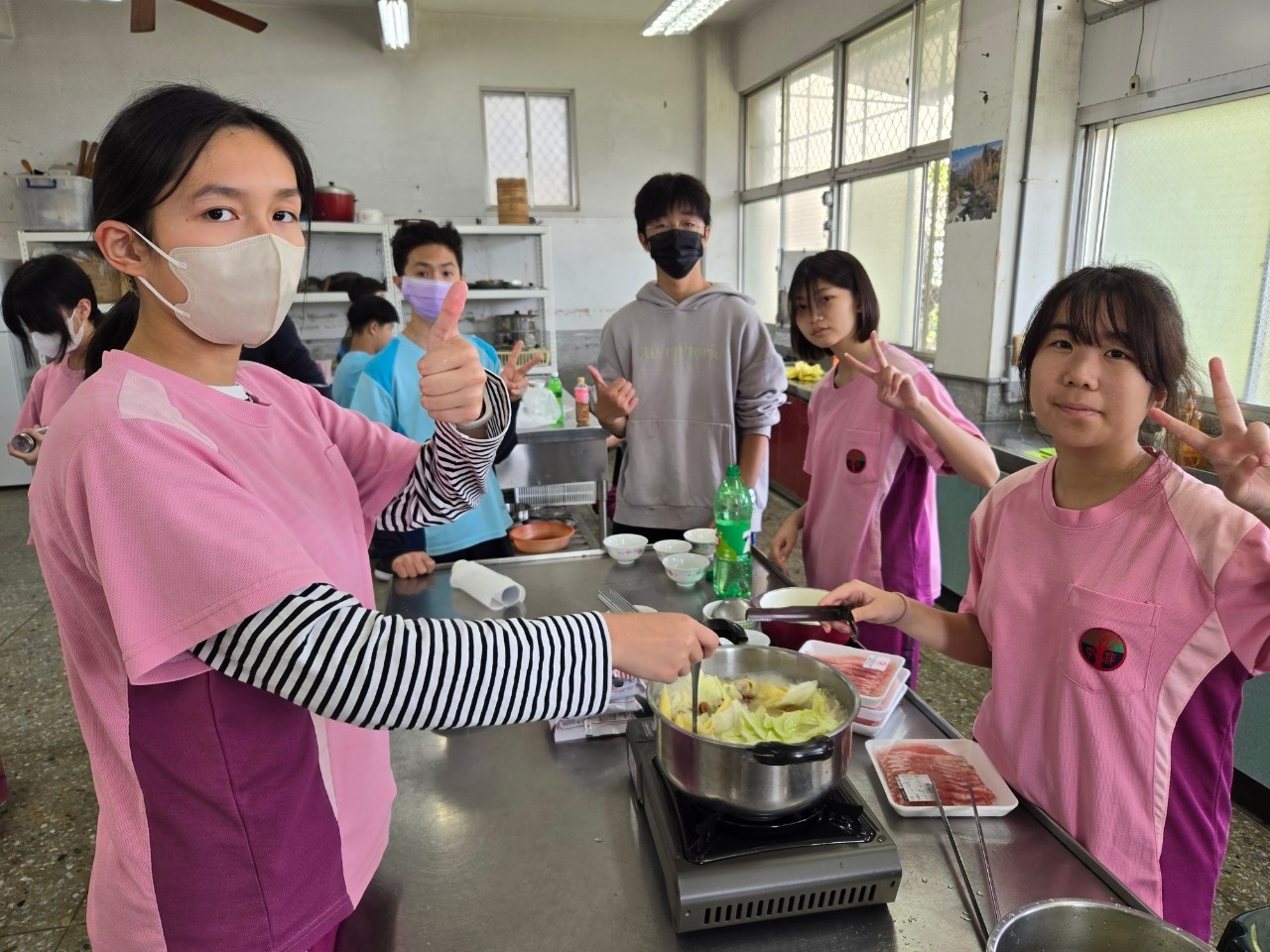 LINE_ALBUM_2025寒假雙語歡喜迎新年營隊_250210_18 - 複製 - 複製.jpg